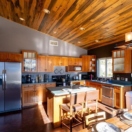 Bison Lodge - Lg Home - 2 Bedrooms - Less Than 5 Miles To Yellowstone North Entrance, Sleeps Up To 8 การ์ดีเนอร์ ภายนอก รูปภาพ