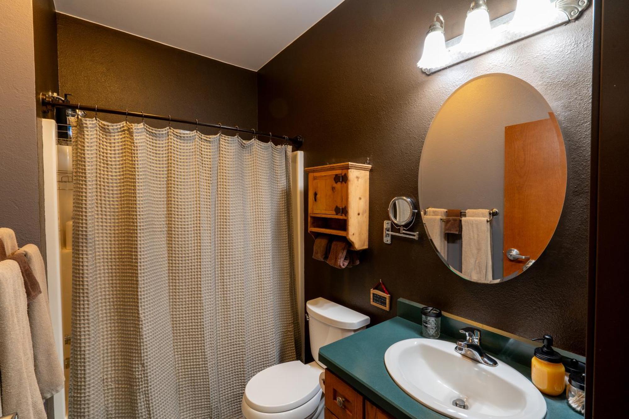 Bison Lodge - Lg Home - 2 Bedrooms - Less Than 5 Miles To Yellowstone North Entrance, Sleeps Up To 8 การ์ดีเนอร์ ภายนอก รูปภาพ