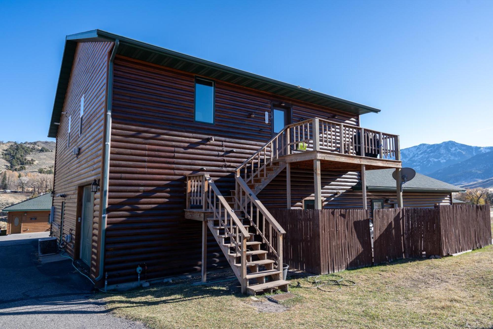 Bison Lodge - Lg Home - 2 Bedrooms - Less Than 5 Miles To Yellowstone North Entrance, Sleeps Up To 8 การ์ดีเนอร์ ภายนอก รูปภาพ
