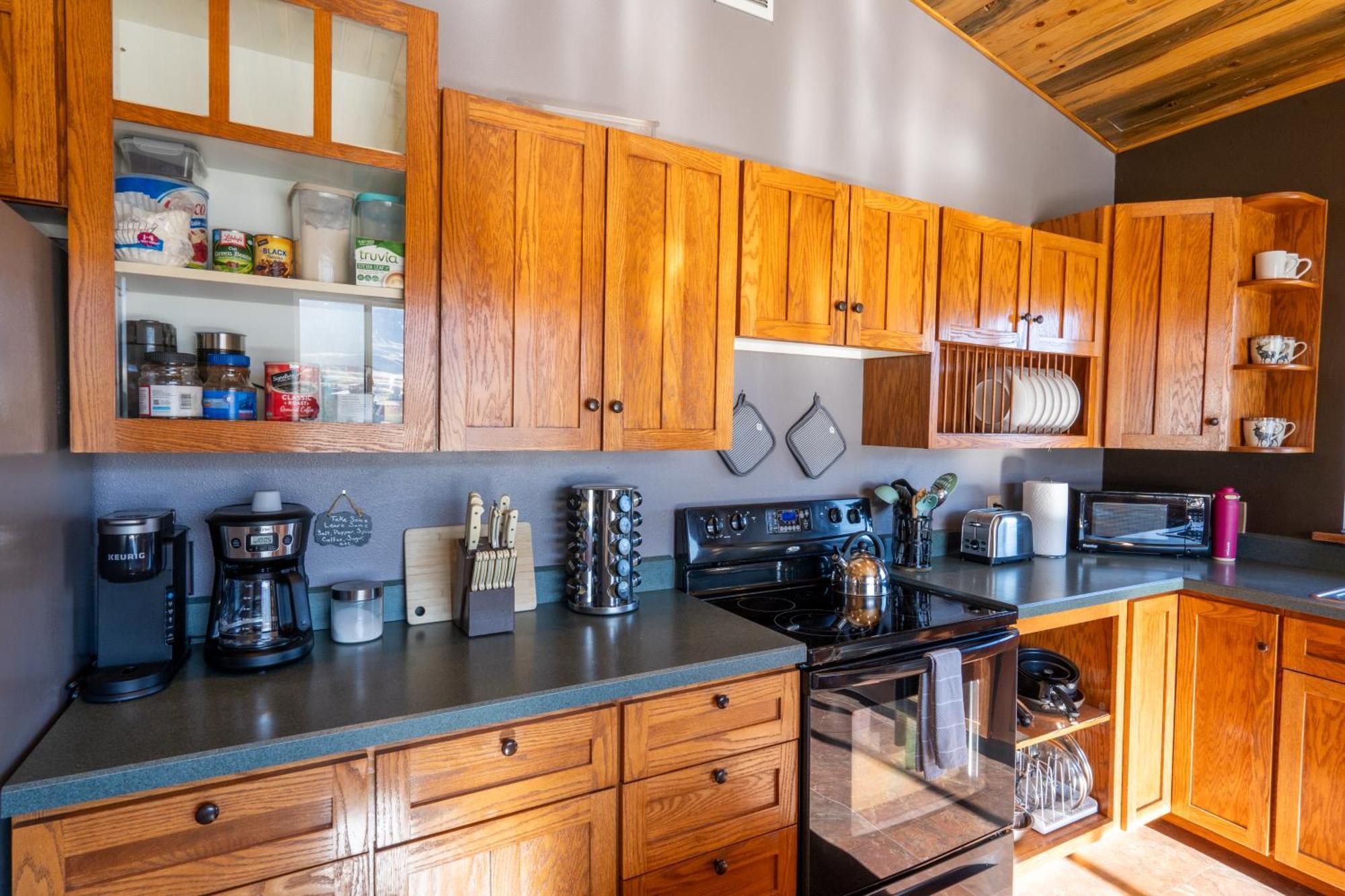 Bison Lodge - Lg Home - 2 Bedrooms - Less Than 5 Miles To Yellowstone North Entrance, Sleeps Up To 8 การ์ดีเนอร์ ภายนอก รูปภาพ