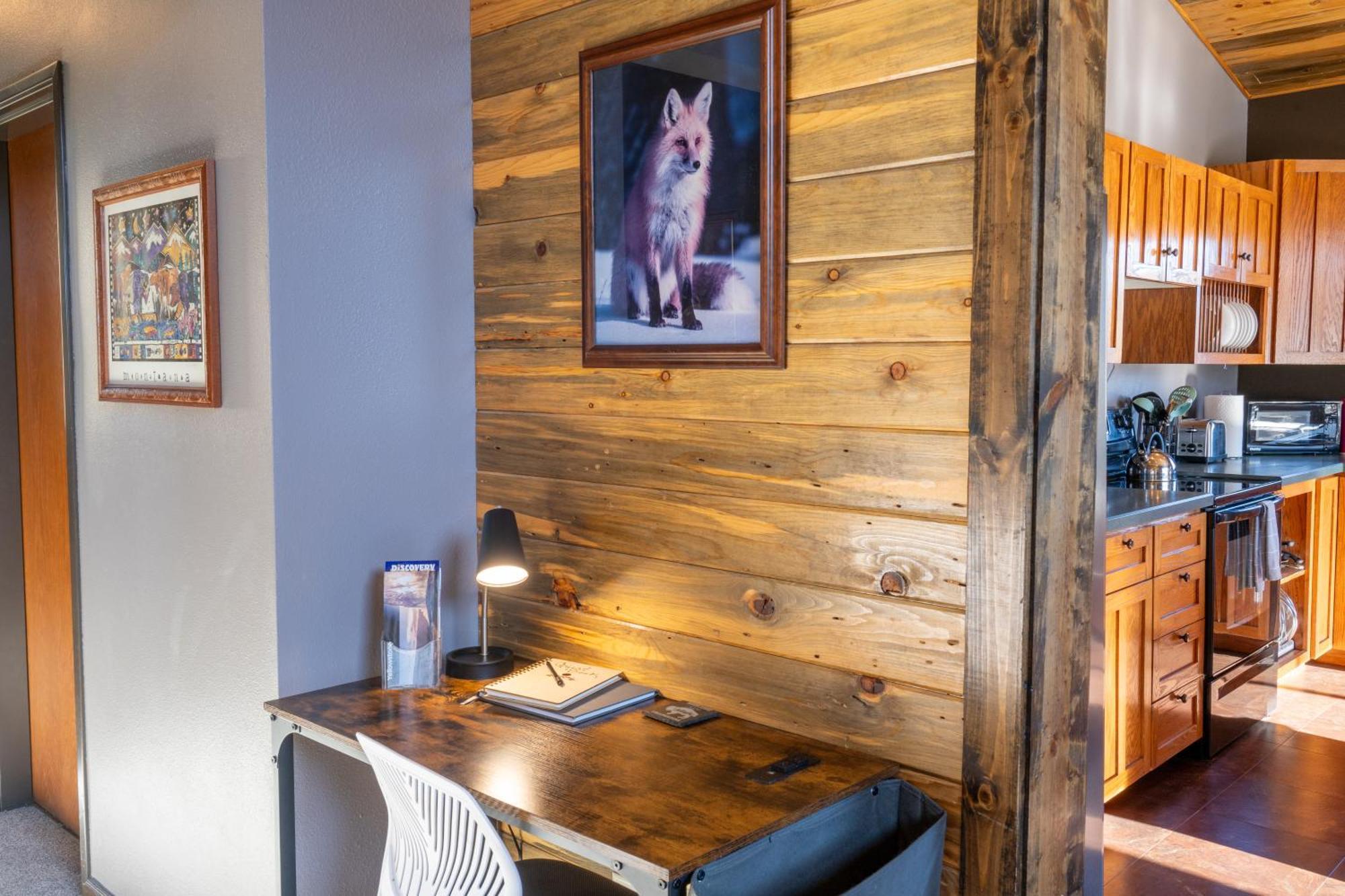 Bison Lodge - Lg Home - 2 Bedrooms - Less Than 5 Miles To Yellowstone North Entrance, Sleeps Up To 8 การ์ดีเนอร์ ภายนอก รูปภาพ